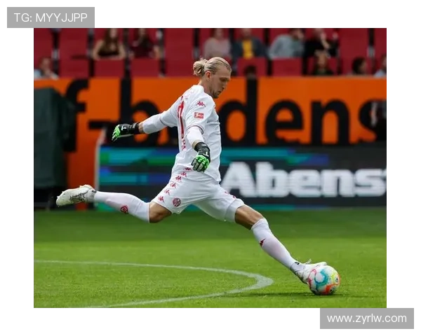 奥格斯堡球员盼鲍姆续任主帅